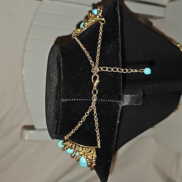 Faux turquoise and gold tone necklace - Picture 4 of 5